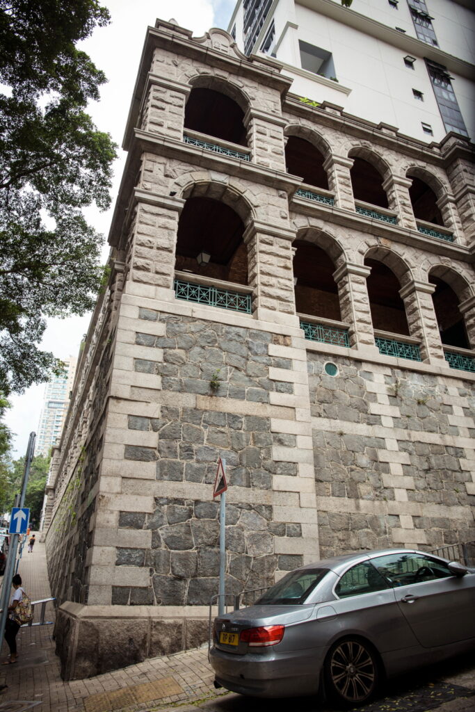 香港　西營盤の街
西營盤社區綜合大樓