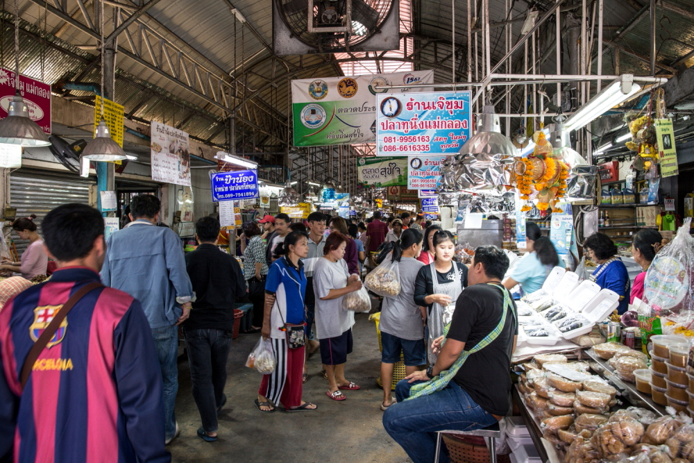 タイ国鉄メークロン駅　メークロン折り畳み市場